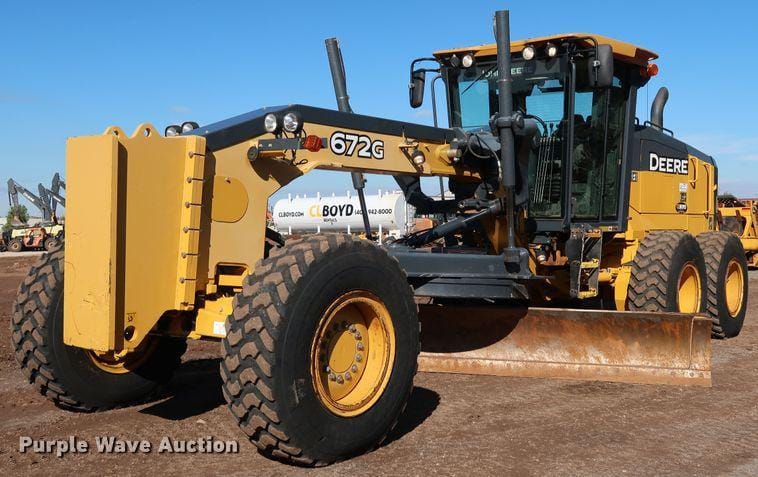 Main image John Deere 672G