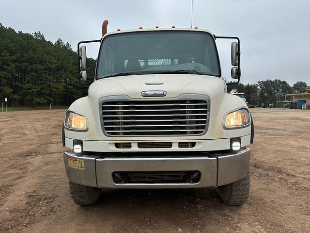 Image of Freightliner M2 equipment image 1