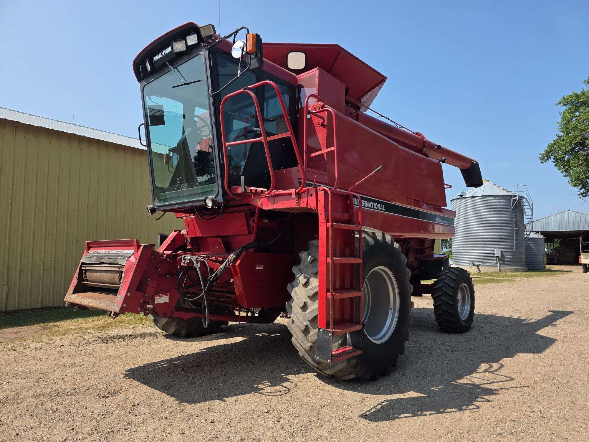 1994 Case IH 1688 Equipment Image0