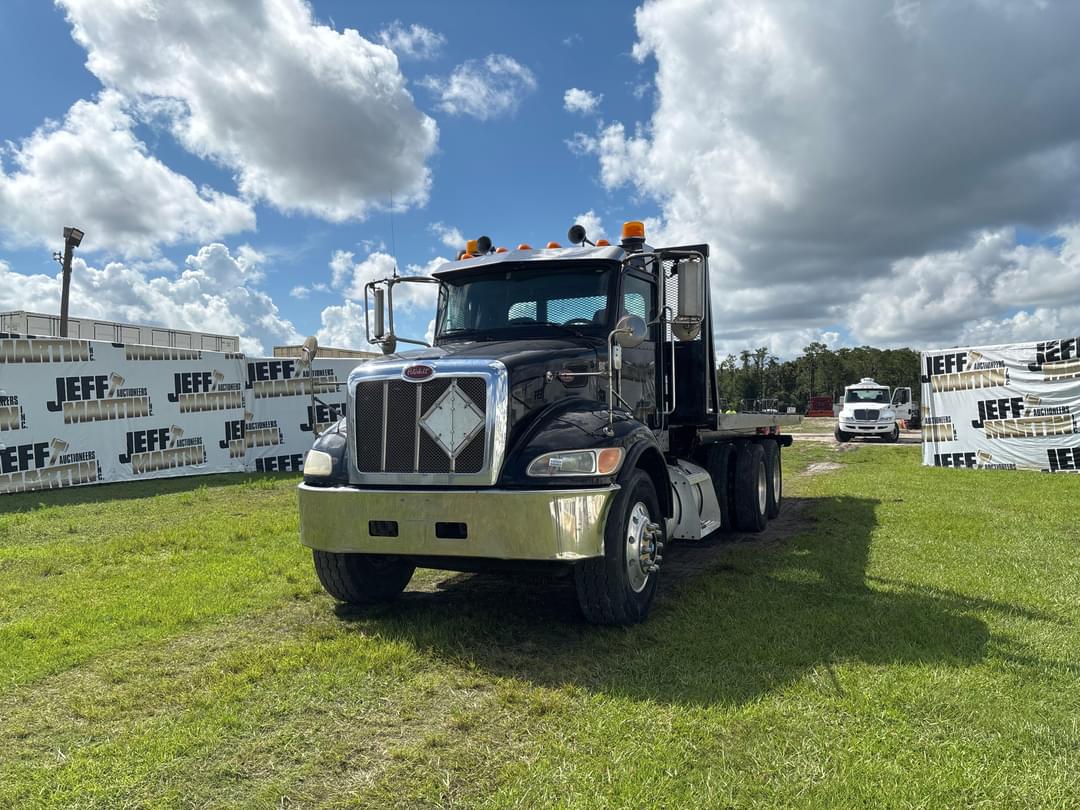 Image of Peterbilt 348 Primary image
