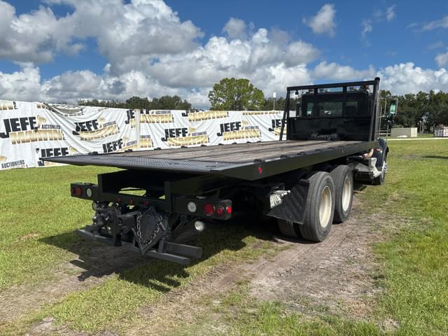 Image of Peterbilt 348 equipment image 4