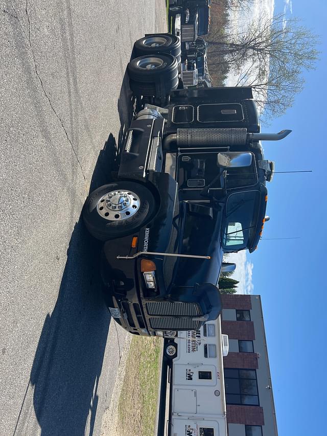Image of Kenworth T600 equipment image 2