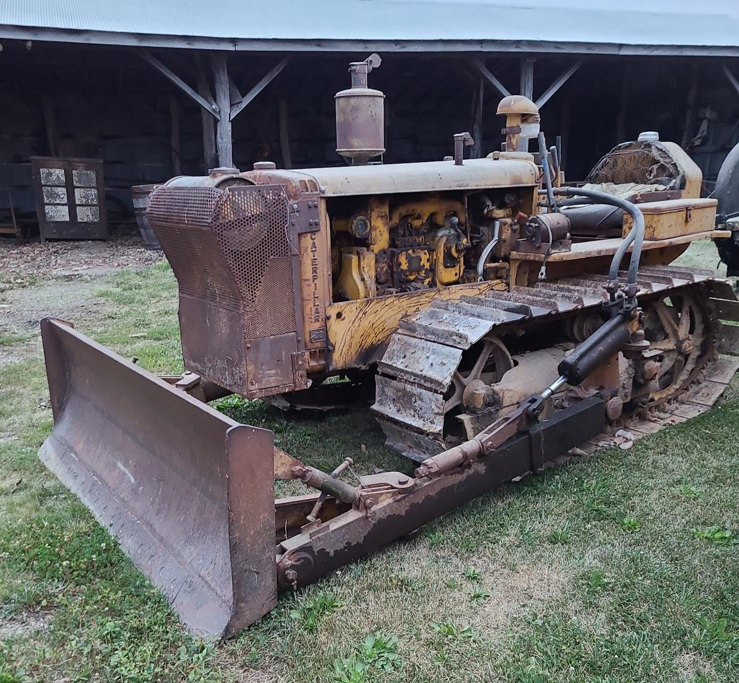 Main image Caterpillar D2