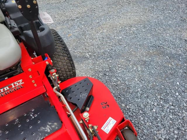 Image of Gravely Pro-Turn 152 equipment image 1