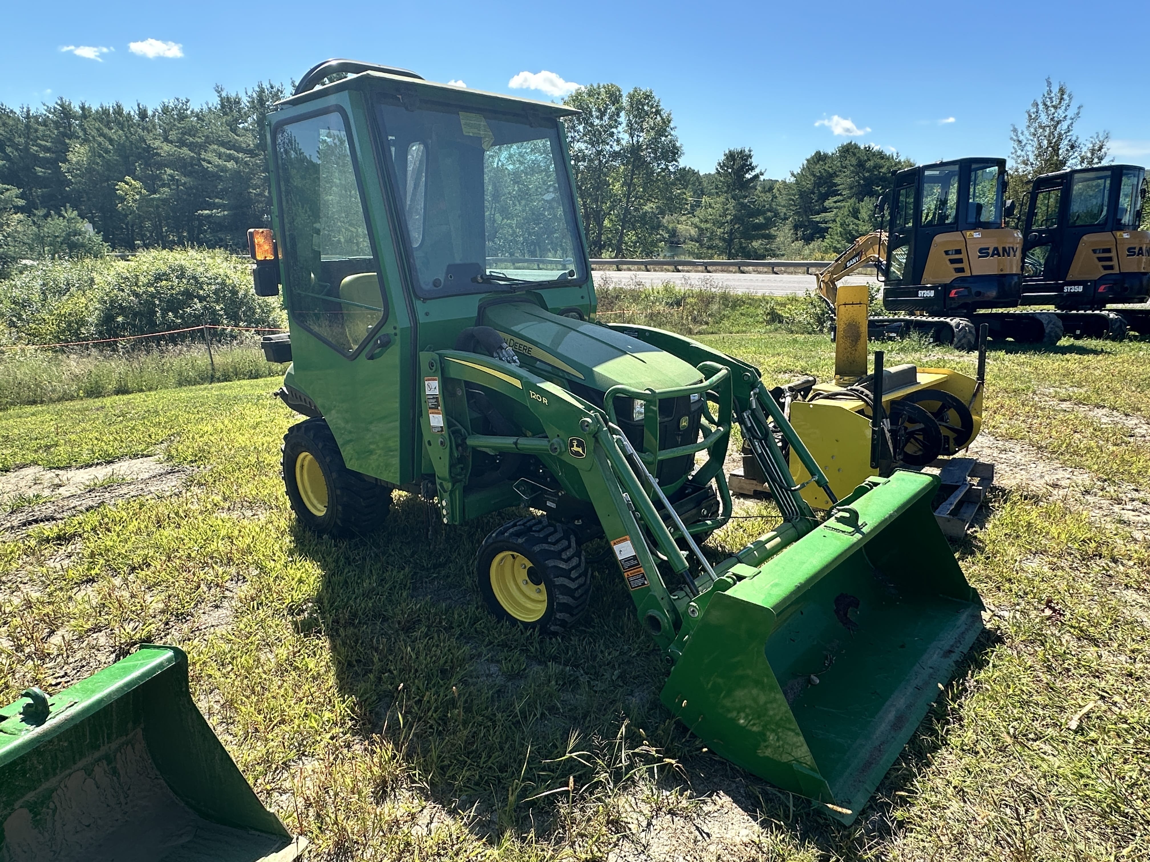 2021 John Deere 1023E Equipment Image0