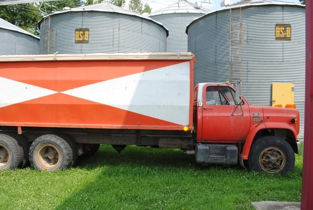 Image of Chevrolet C65 equipment image 1
