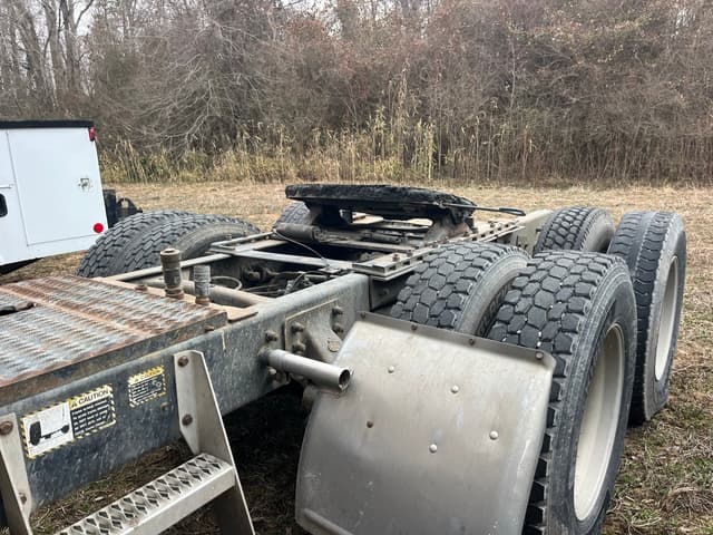 Image of Mack CH600 equipment image 3