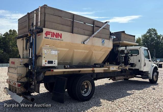 Image of Freightliner M2 equipment image 4