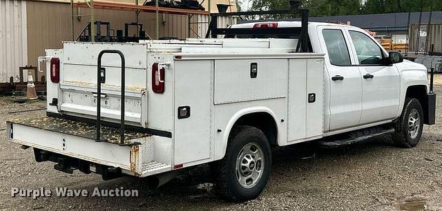 Image of Chevrolet 2500 equipment image 4
