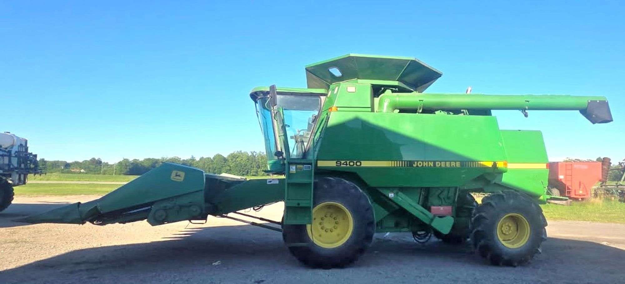 John Deere 9400 Equipment Image0