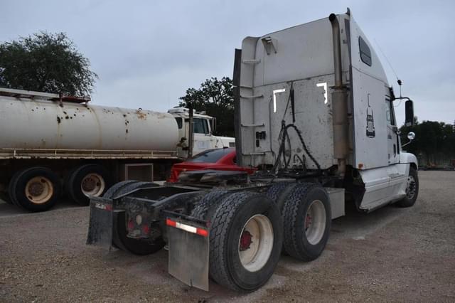 Image of Freightliner Century equipment image 2