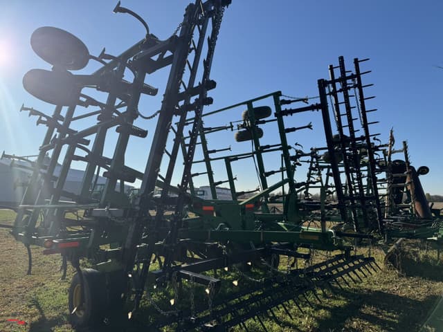 Image of John Deere 2210 equipment image 3