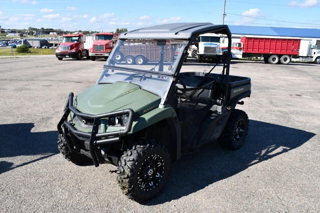 John Deere XUV 590M Equipment Image0