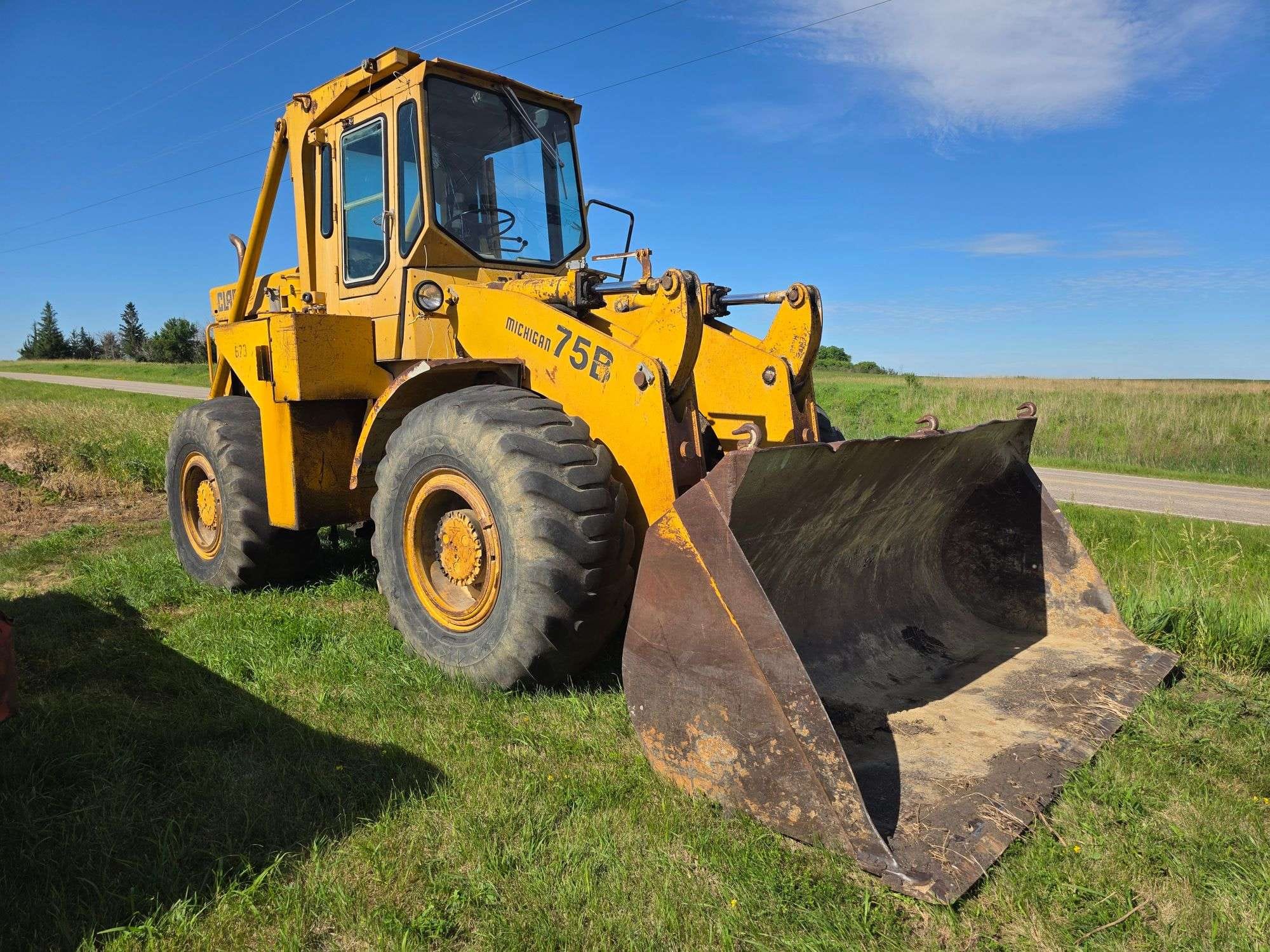 Clark 75B Equipment Image0