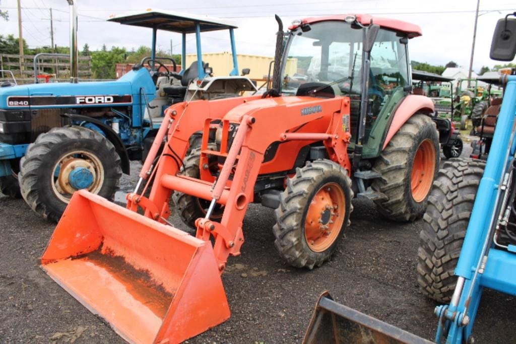 Kubota M7040 Equipment Image0