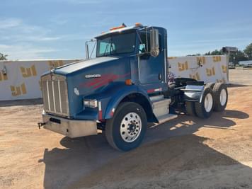 Main image Kenworth T800