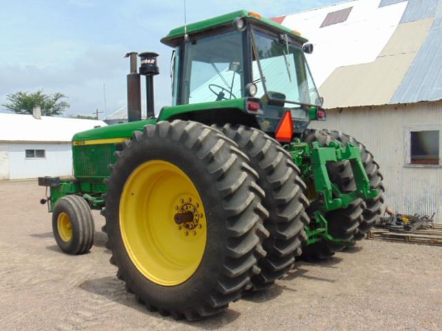 Image of John Deere 4555 equipment image 2