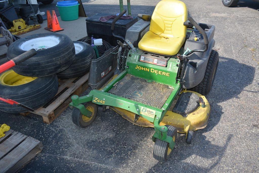 Image of John Deere Z445 Image 1