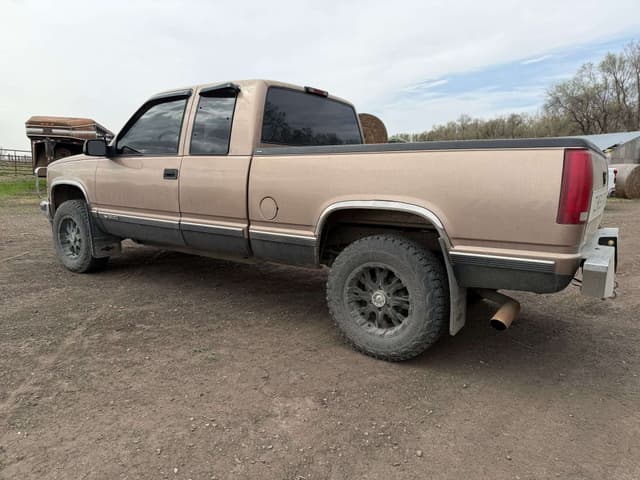 Image of Chevrolet 1500 equipment image 2