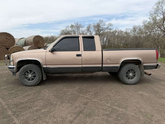 Image of Chevrolet 1500 equipment image 1