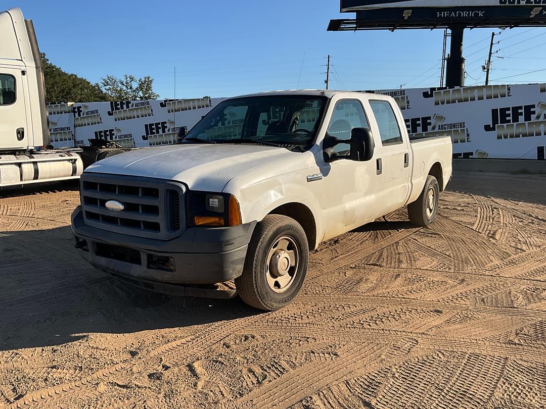 Image of Ford F-350 Primary image