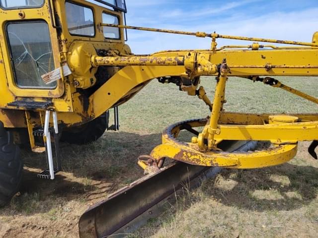 Thumbnail image Caterpillar D318 8