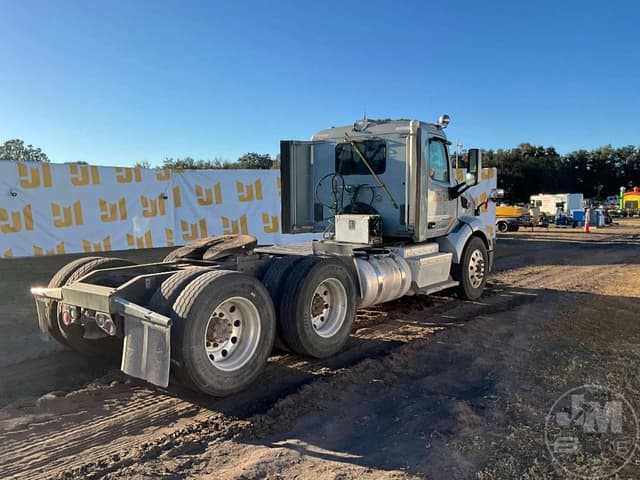 Image of Peterbilt 579 equipment image 4