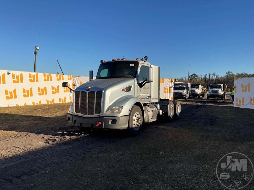 2016 Peterbilt 579 Equipment Image0