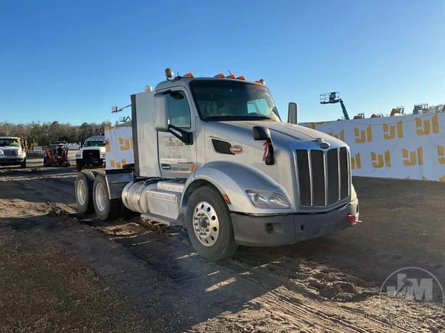 Image of Peterbilt 579 equipment image 2
