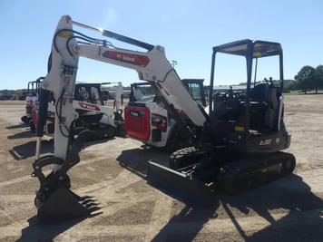 Main image Bobcat E32