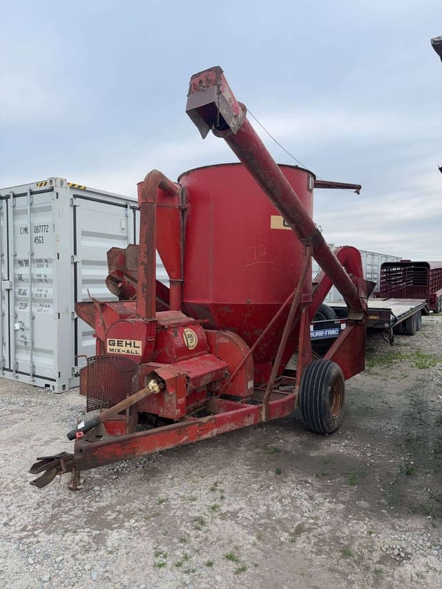 Image of Gehl 95 equipment image 1