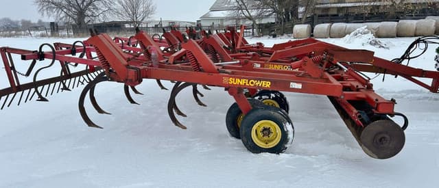 Image of Sunflower 4232 equipment image 4