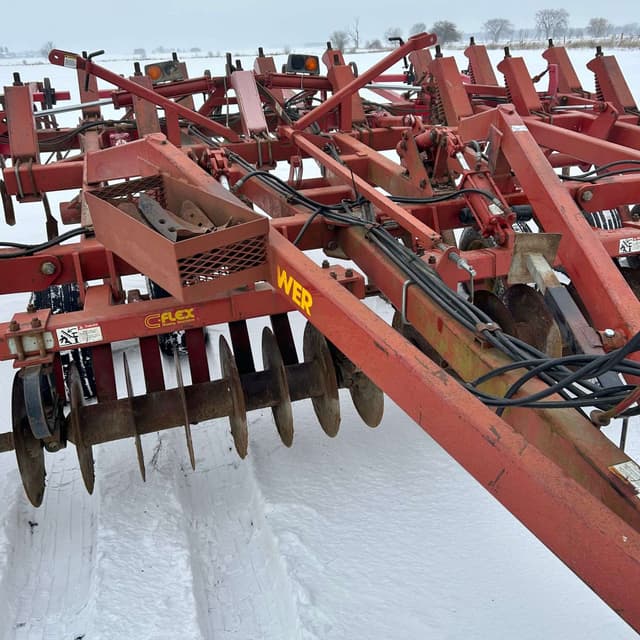 Image of Sunflower 4232 equipment image 3