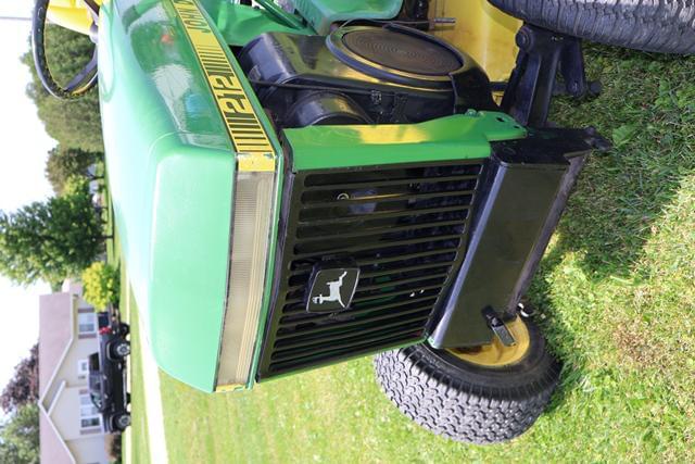 Image of John Deere 212 equipment image 4