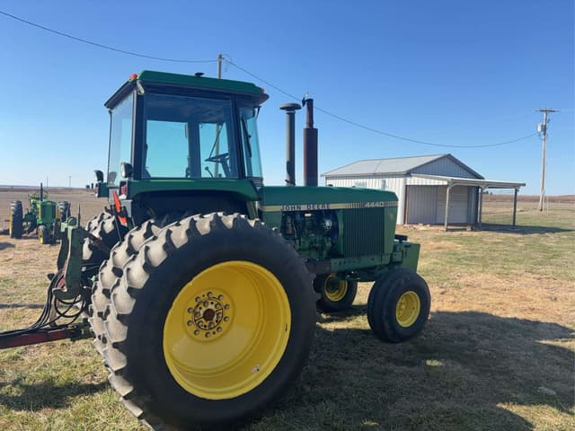 Image of John Deere 4440 equipment image 2