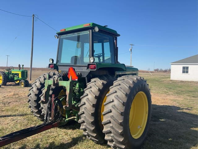 Image of John Deere 4440 equipment image 3
