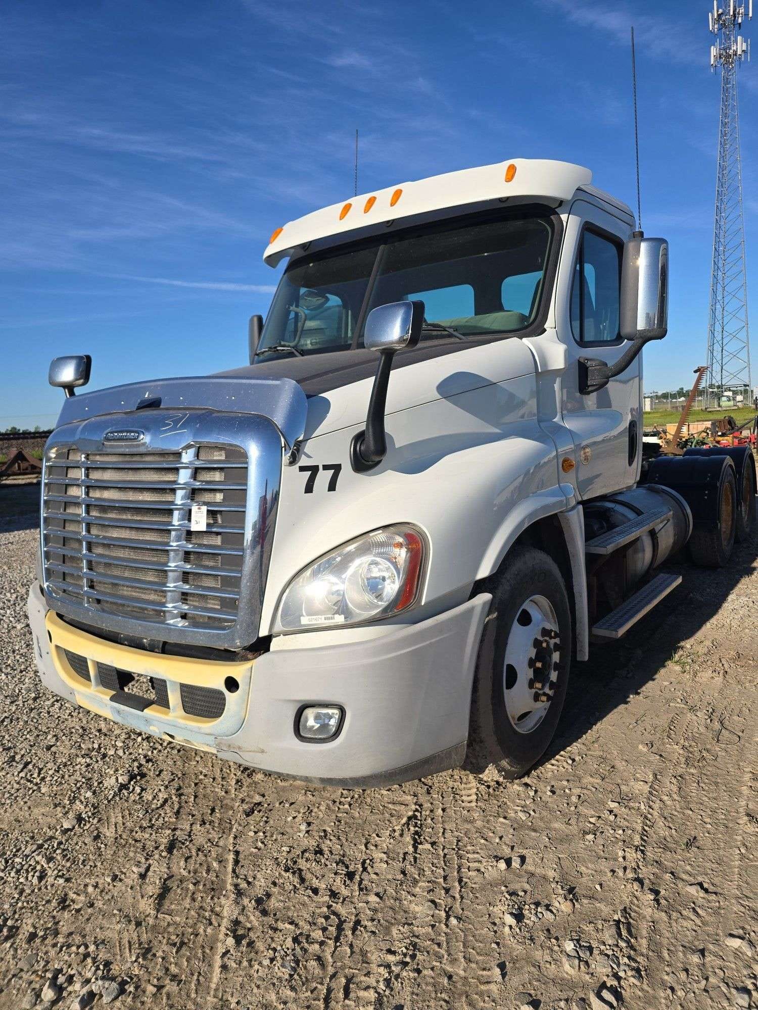 2014 Freightliner Cascadia 125 Equipment Image0