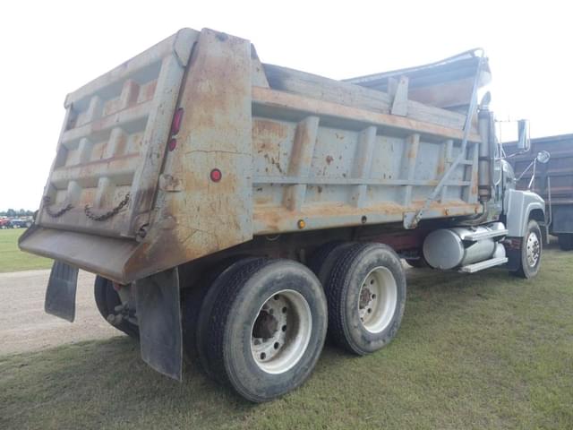 Image of Mack CH613 equipment image 2