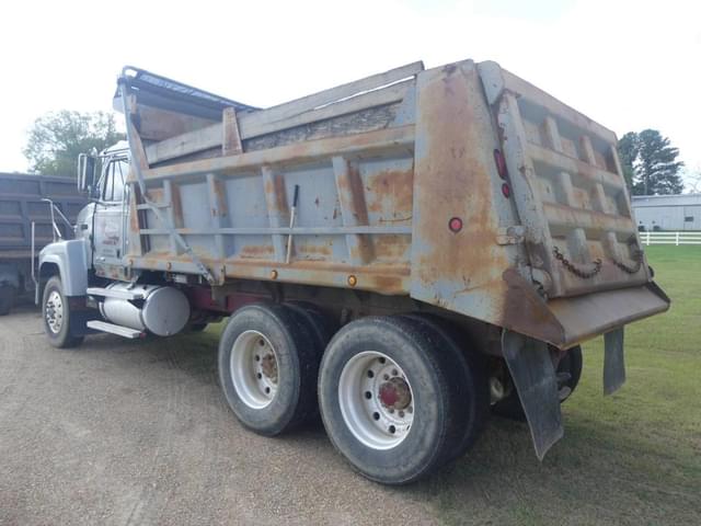 Image of Mack CH613 equipment image 3