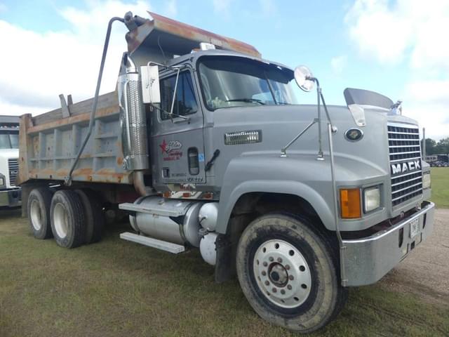 Image of Mack CH613 equipment image 1