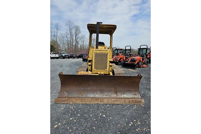 Image of Caterpillar D3B equipment image 2