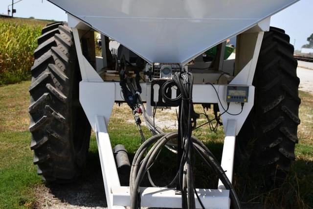 Image of Dalton Ag. Mobility 800 equipment image 1