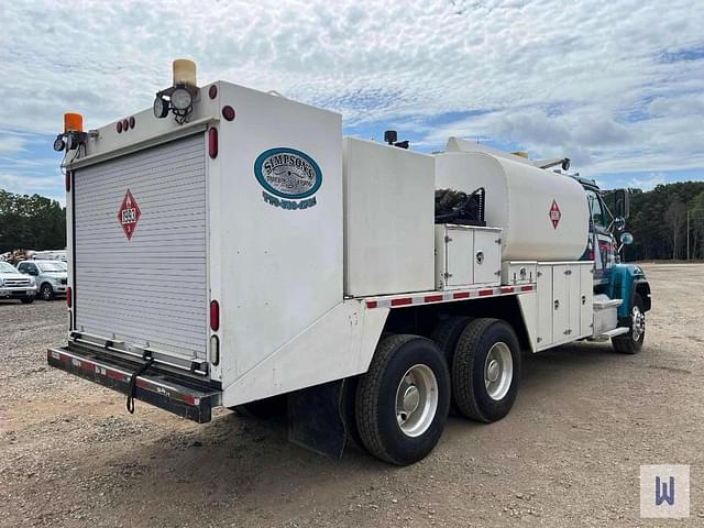 Image of Western Star 4700SF equipment image 3