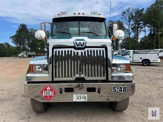 Image of Western Star 4700SF equipment image 1