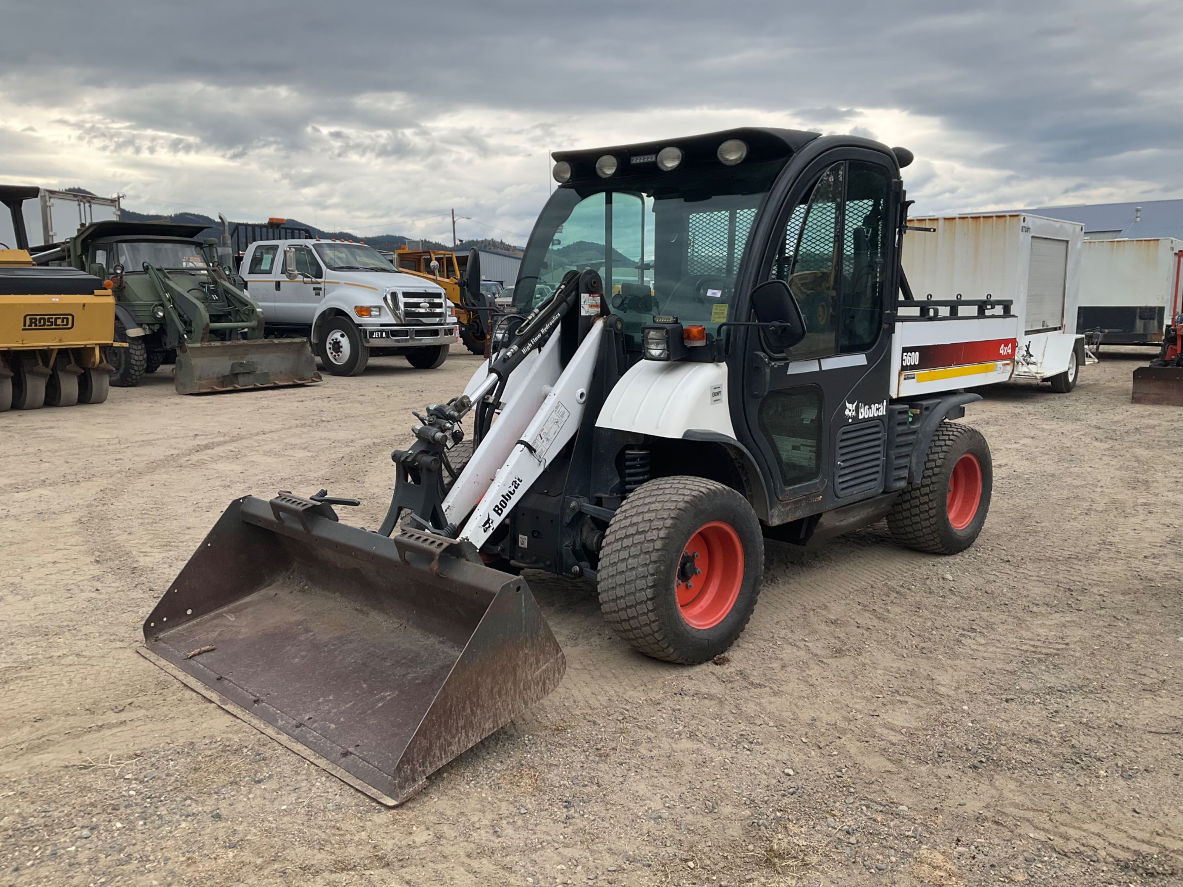 2014 Bobcat Toolcat 5600 Equipment Image0