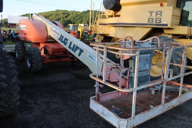 Image of JLG 600S equipment image 1