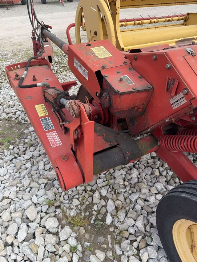 Image of New Holland 488 equipment image 4