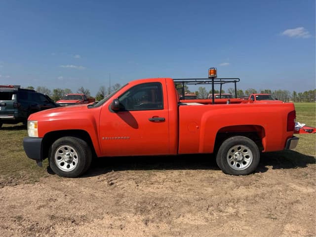 Image of Chevrolet 1500 equipment image 2