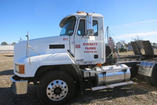 Image of Mack CH613 equipment image 2