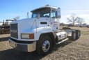 2000 Mack CH613 Image